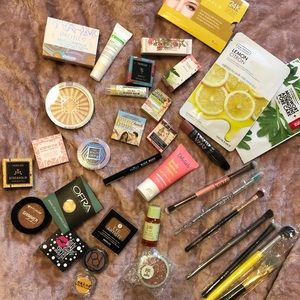 MAKEUP LOT ALL NWT